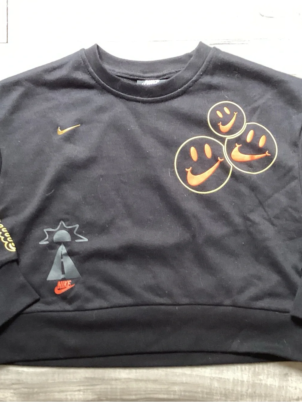 Nike girls crewneck & Bike Shorts outfit size 5(NWT) ~PRICE IS FIRM, NO OFFERS~